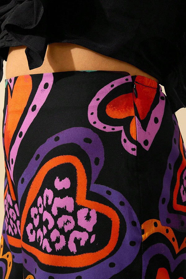 Heart Graffiti Print Casual Side Zipper Shorts
