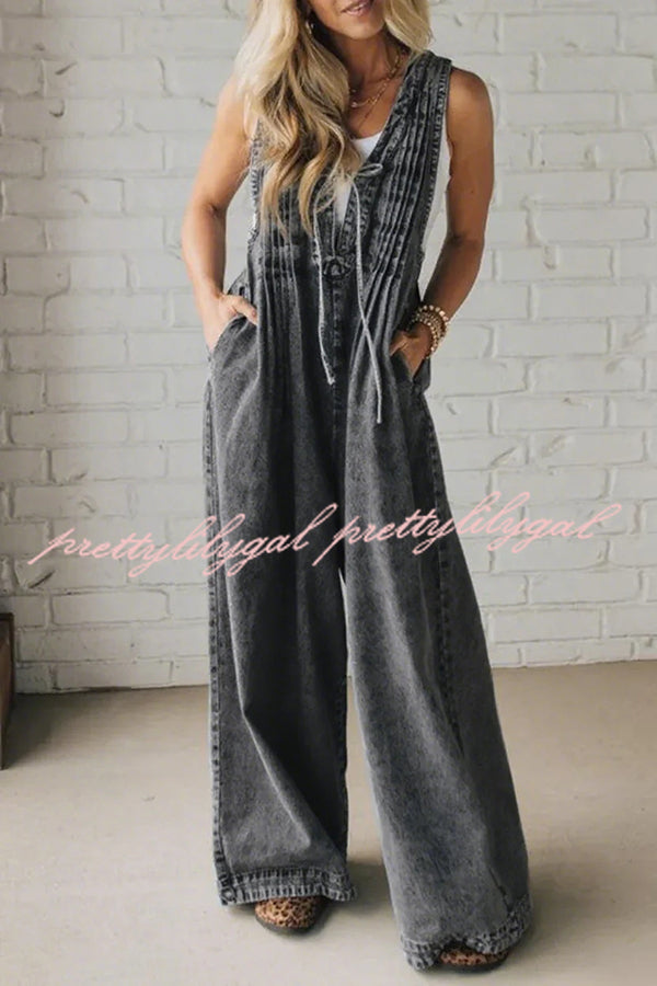 Fashionable and Casual Sleeveless V-neck Lace-up Loose Pocket Jumpsuit
