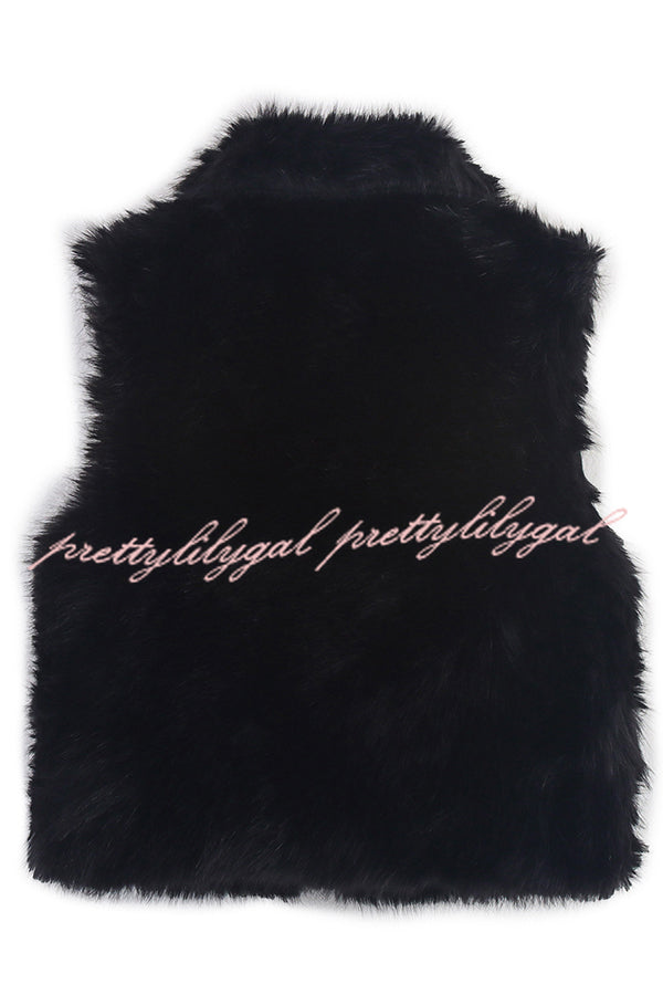 Stylish Collared Sleeveless Short Faux Fur Vest