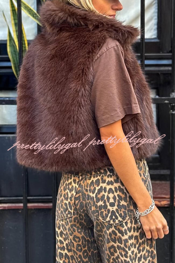 Stylish Collared Sleeveless Short Faux Fur Vest