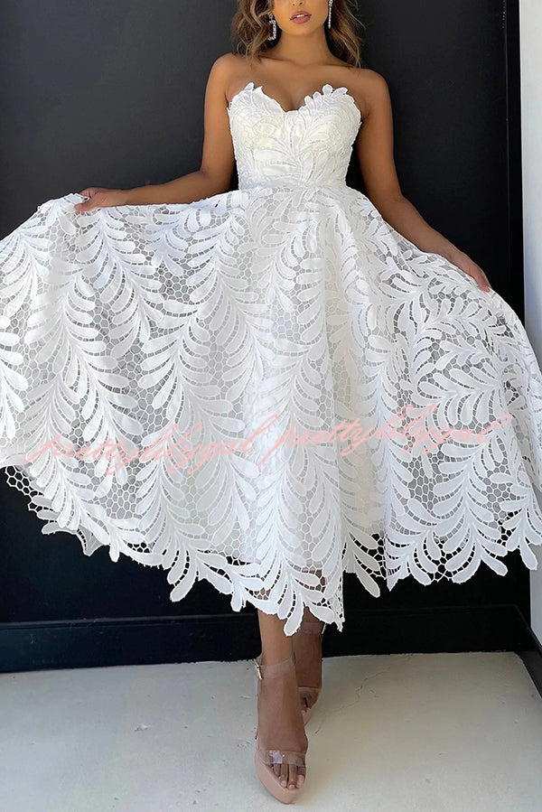 Elegant Openwork Lace Strapless Full-hem Midi Dress