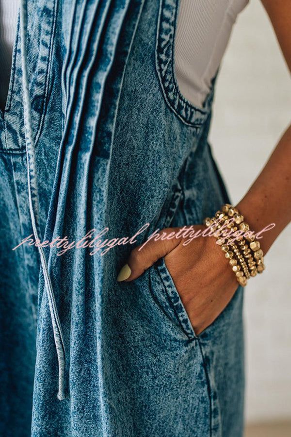 Fashionable and Casual Sleeveless V-neck Lace-up Loose Pocket Jumpsuit