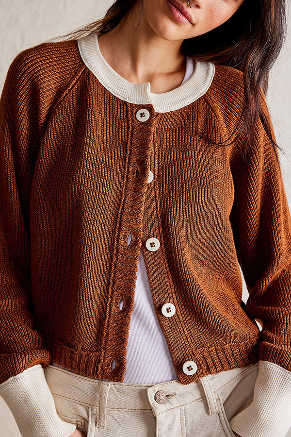 Stylish Contrasting Crew Neck Buttoned Knitted Cardigan