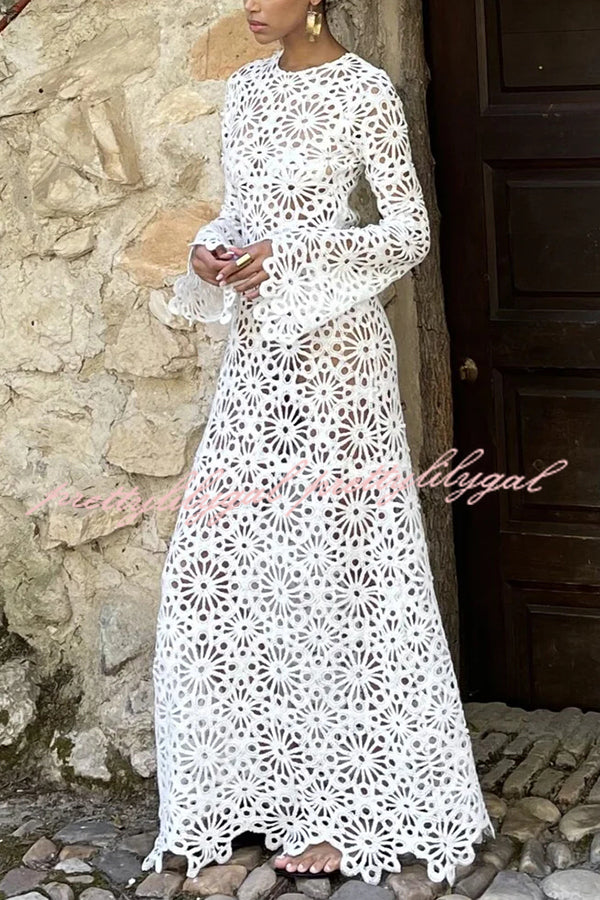Island Break Crochet Flower Pattern Long Sleeve Backless Vacation Maxi Dress