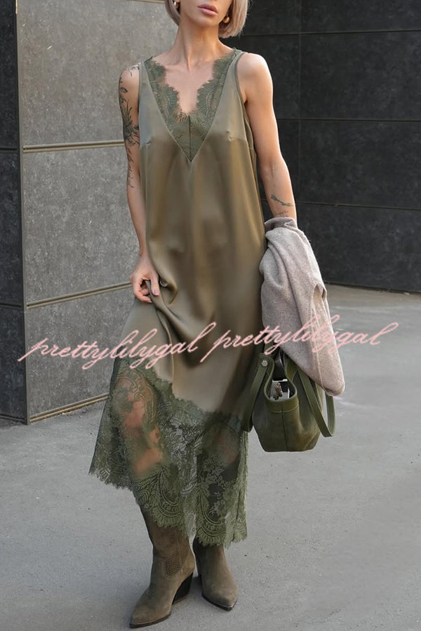 Luxury Winter Satin Lace Trim V-neck Sleeveless H-line Maxi Dress