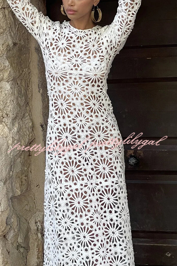 Island Break Crochet Flower Pattern Long Sleeve Backless Vacation Maxi Dress