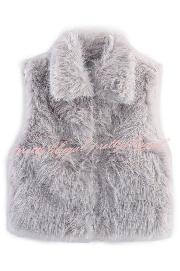 Stylish Collared Sleeveless Short Faux Fur Vest