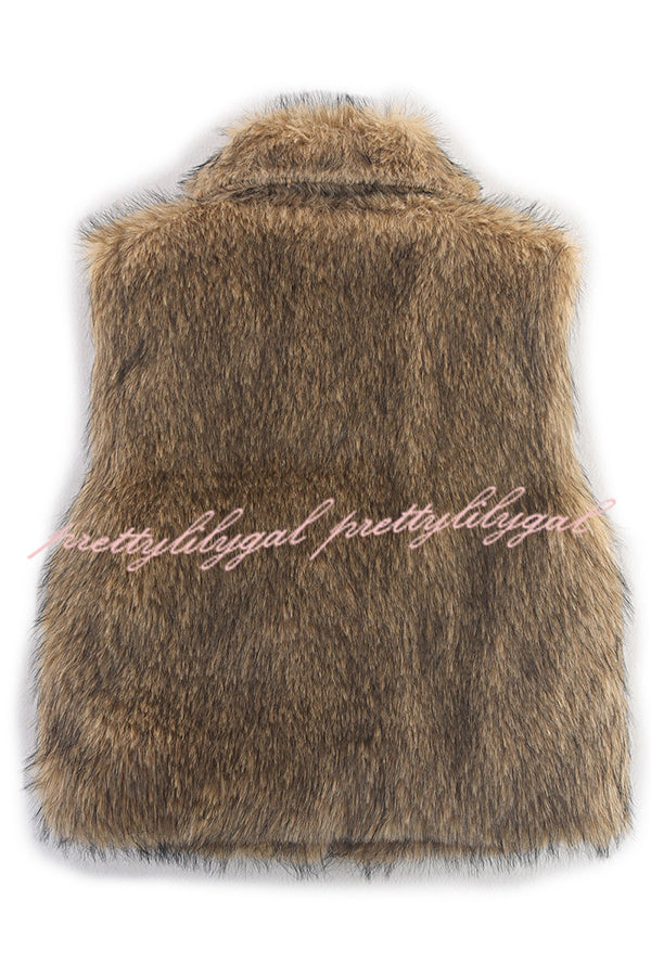 Stylish Collared Sleeveless Short Faux Fur Vest