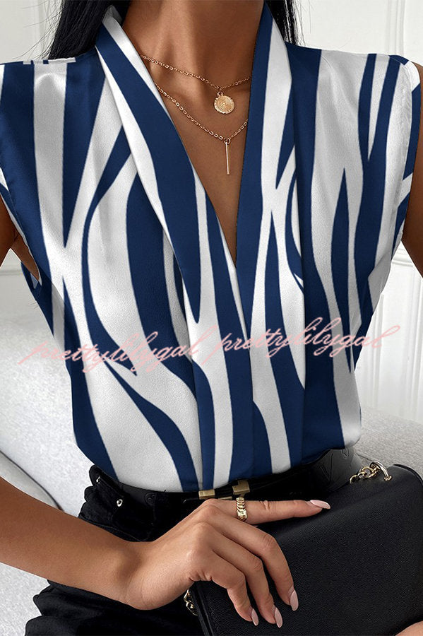 Marble / Abstract Print V-Neck Casual Top